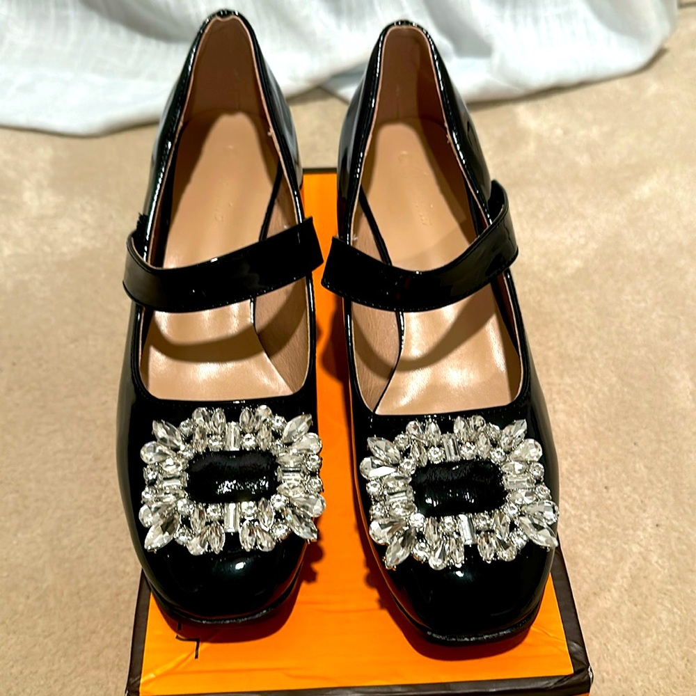 NIB black patent leather with crystal toe Mary Jane size 7 1/2